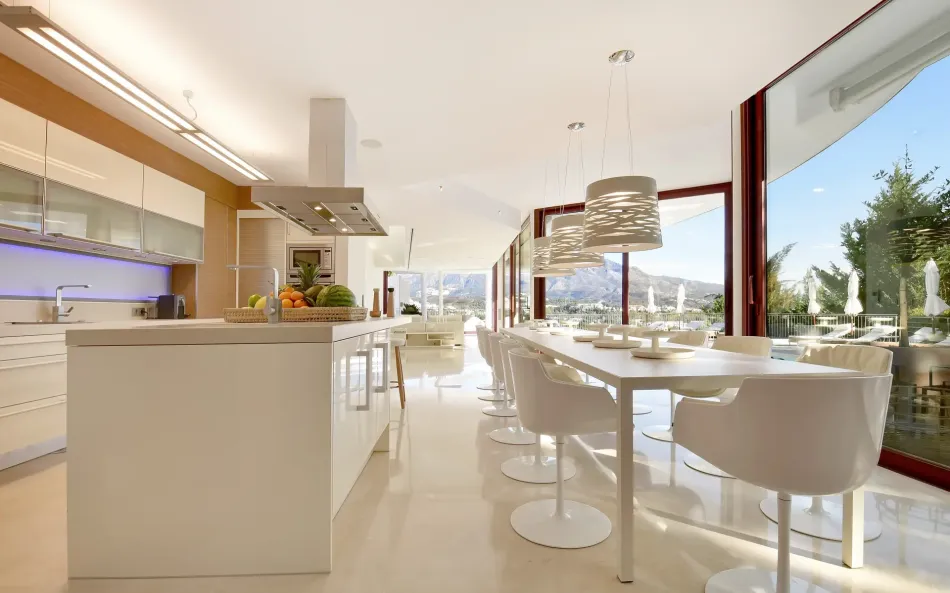 Villa til salg i Los Naranjos de Marbella, Nueva Andalucia