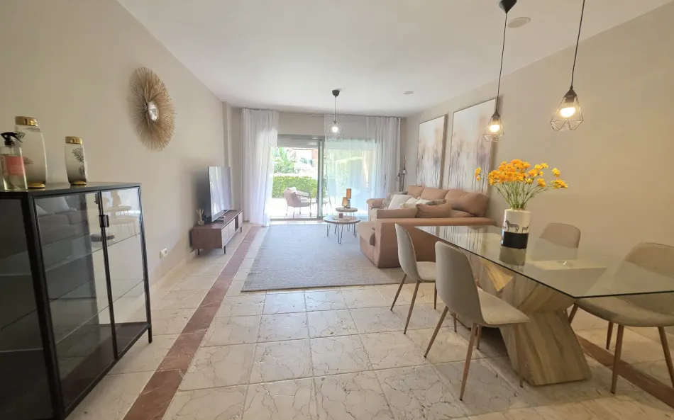 Lejlighed i stueetagen til salg i Benatalaya, Estepona East