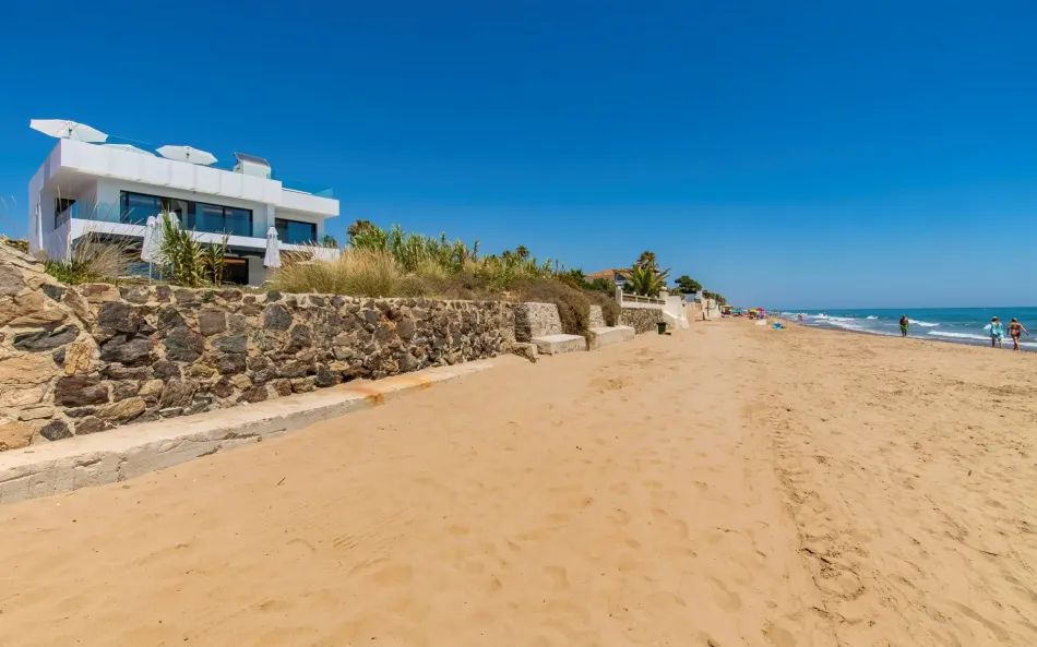 Sensational frontline beach villa Costabella