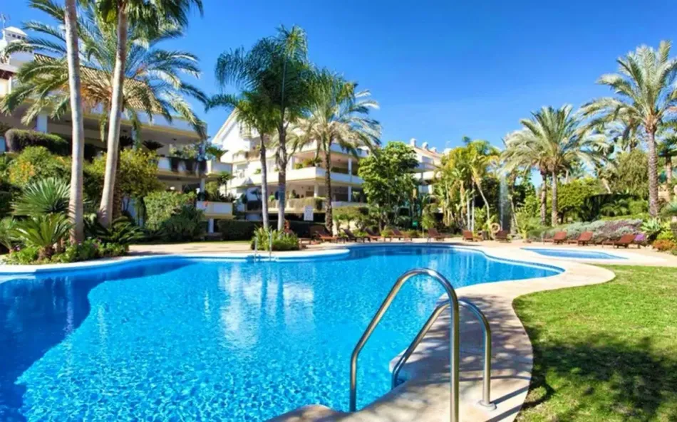 Lejlighed til salg i Lomas del Rey, Marbella Golden Mile
