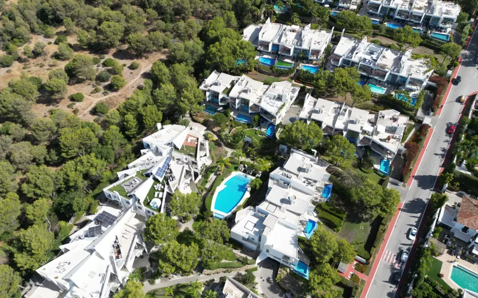 Exklusiv Semi-Detached Villa i Meisho Hills, Marbella Golden Mile