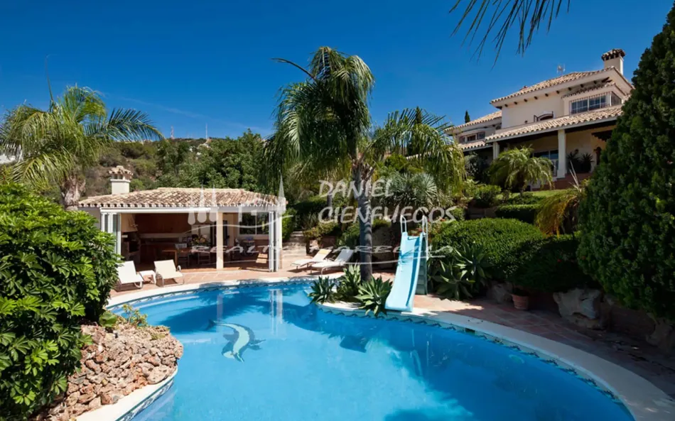Villa till salu i Los Altos de los Monteros, Marbella Öst
