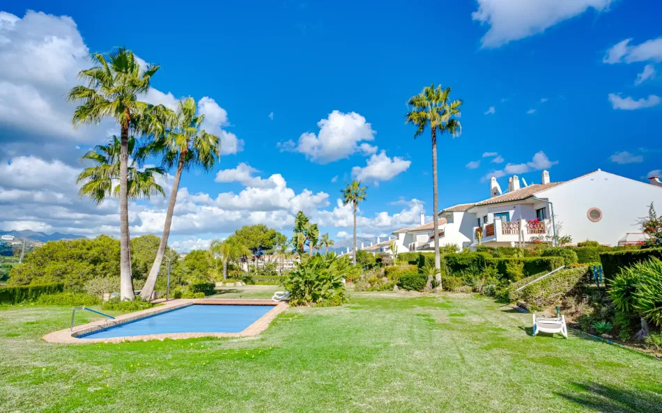Härlig tre sovrum semi fristående Villa i en gated community av Riviera Del Sol