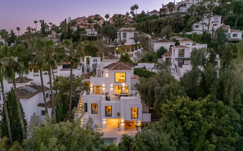 Villa till salu i Los Naranjos Hill Club, Nueva Andalucia