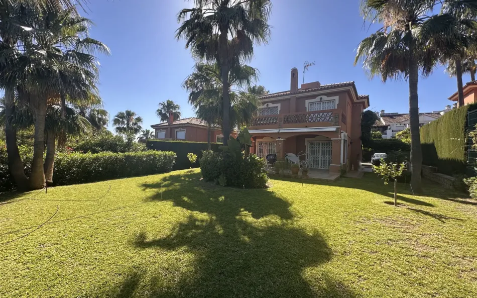 Chalet till salu i Monte Biarritz, Estepona Öst