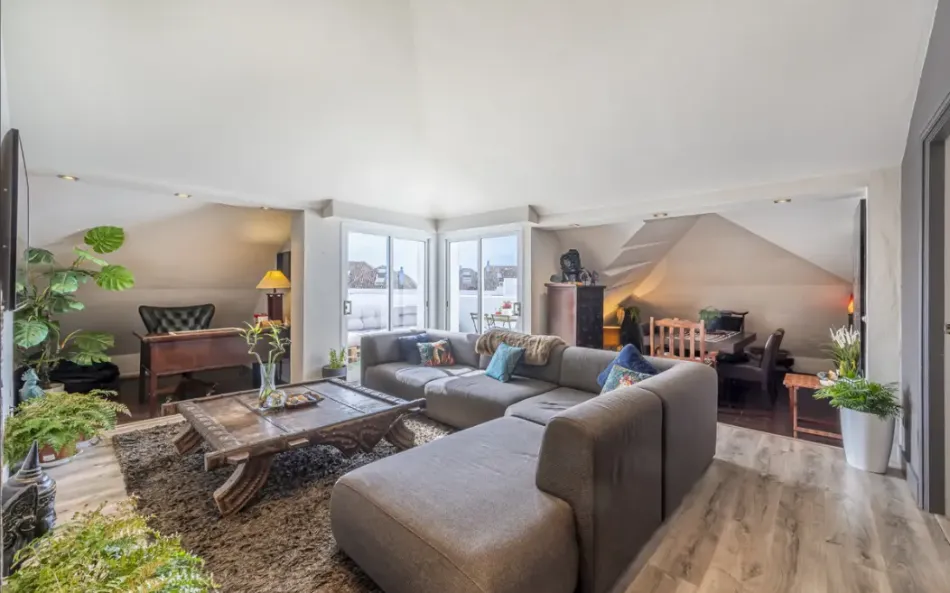 Stylish Loft-Style Penthouse i Las Lomas del Marbella Club, På Marbellas Golden Mile