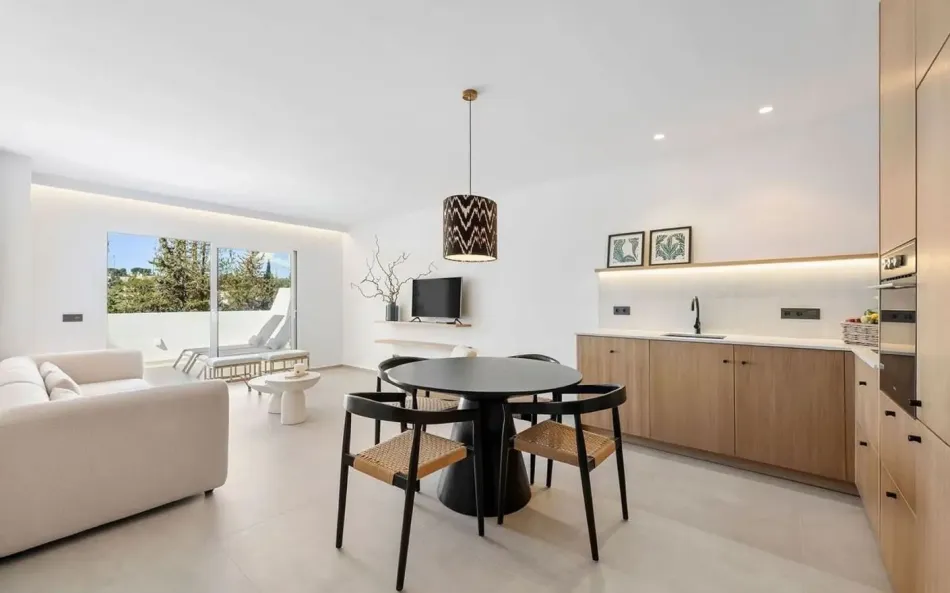 Duplex Penthouse till salu i Aloha Gardens