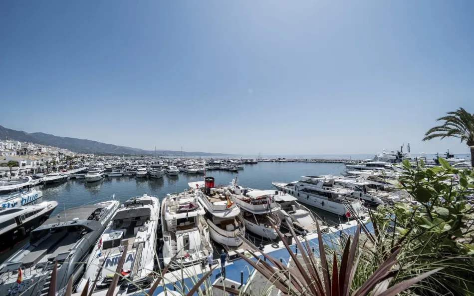 Prestigefyllt Boende och Investeringsmöjlighet i Hjärtat av Puerto Banús