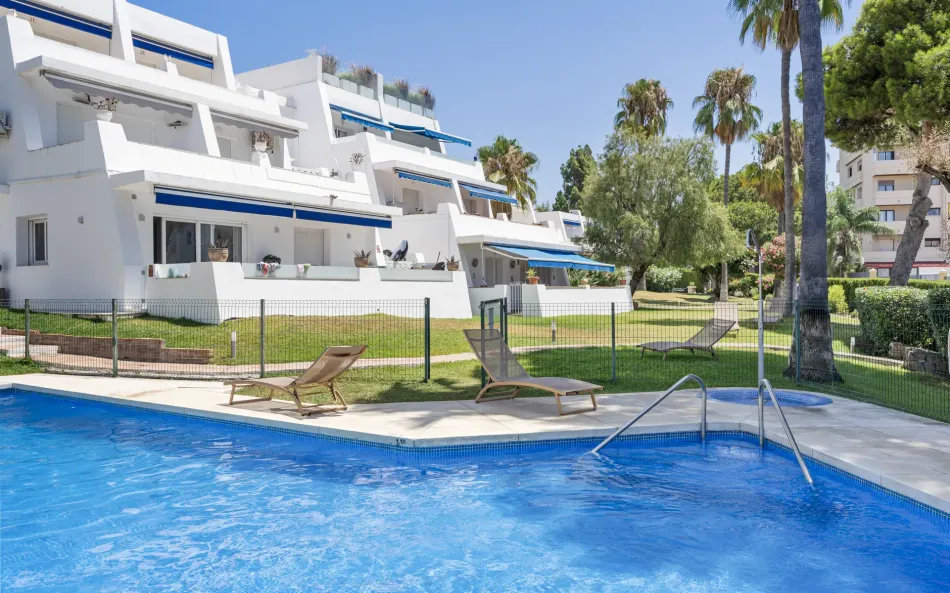 Rymlig 3 sovrum lägenhet - Nueva Andalucía, bara några steg från Puerto Banus