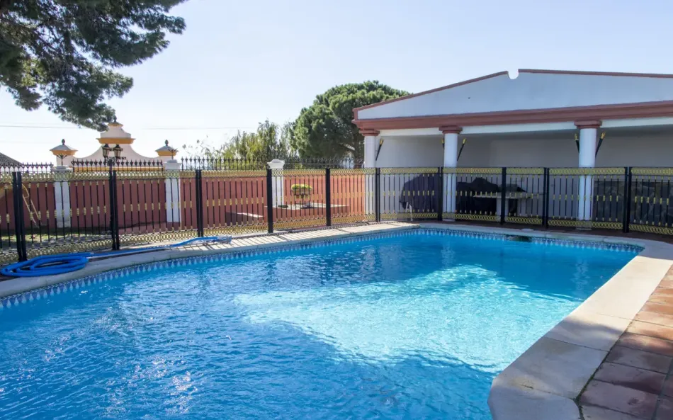 Villa til salg i Estepona