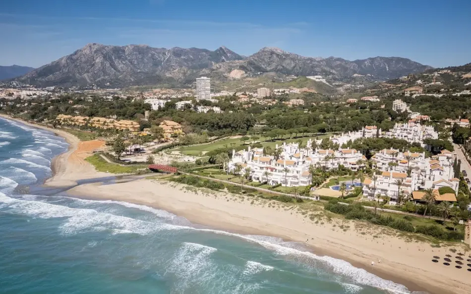 Lägenhet till salu i Los Monteros, Marbella Öst