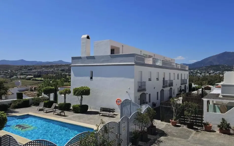 Radhus till salu i Nueva Atalaya, Estepona Öst
