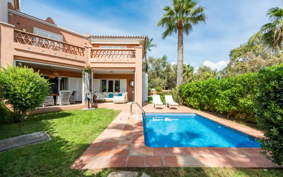 Unik strandnära villa i La Perla de la Bahía, Casares
