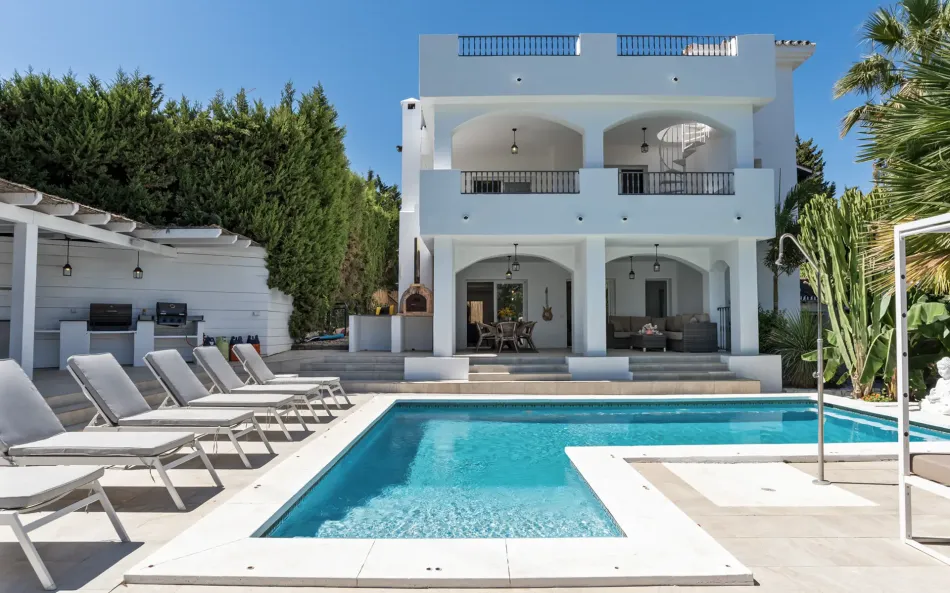 Hus i byn till salu i Nueva Andalucia, Marbella