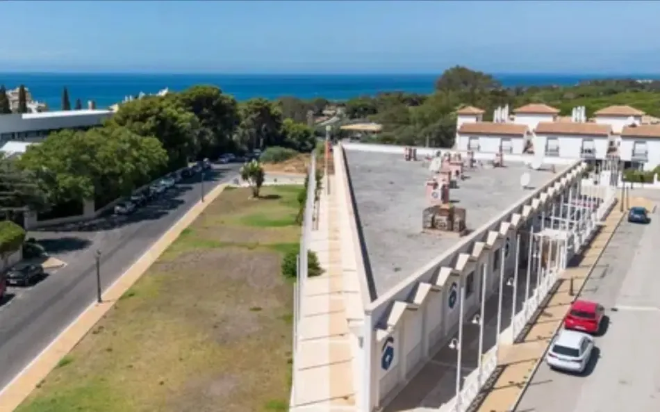 Kommersiella Lokaler till salu i Puerto de Cabopino, Marbella Öst