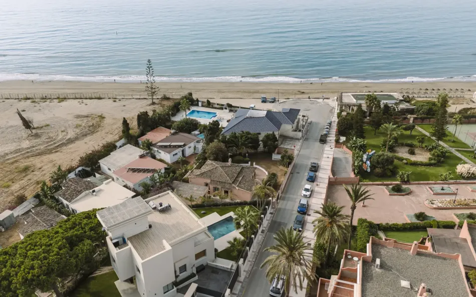 Exclusive Villa for Sale in East Marbella – Urbanization Costa Bella, Second Line to the Beach