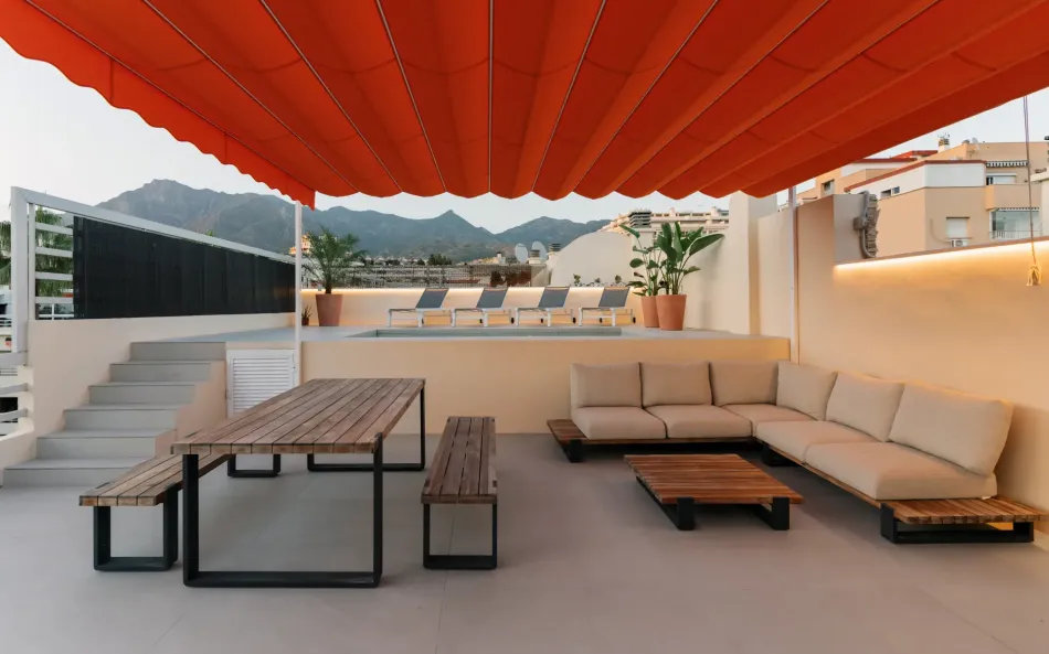 Marbella Penthouse - Private Rooftop Pool & La Concha Views