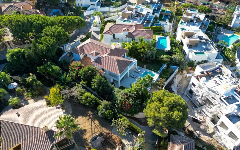 Villa for sale in Artola, Marbella