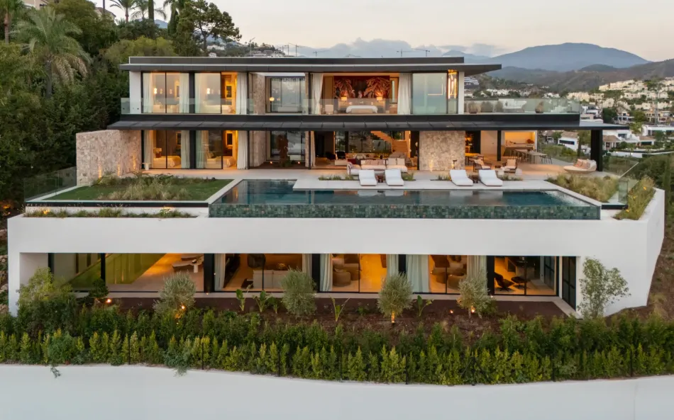 Villa till salu i El Herrojo, Benahavis