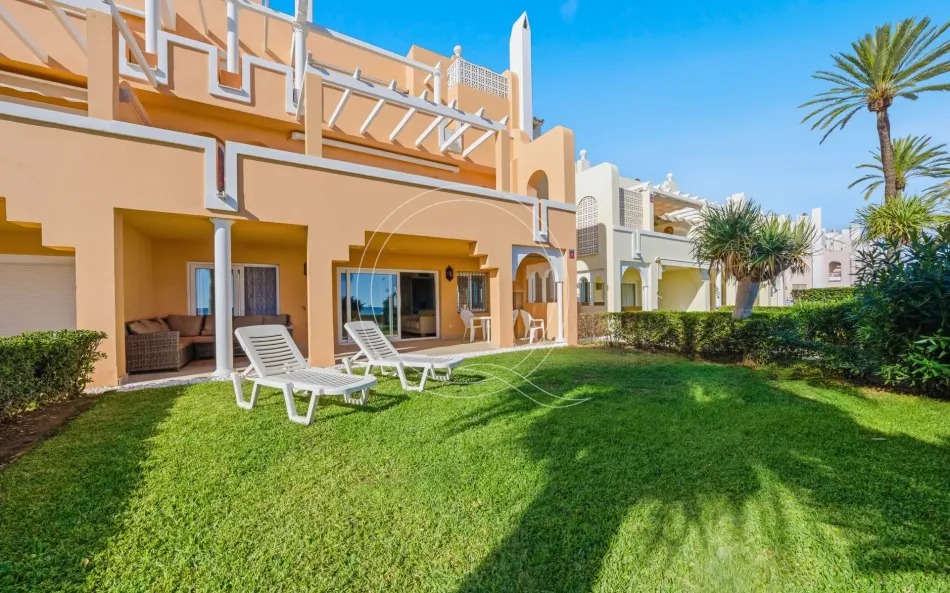 Markplanslägenhet till salu i Playa del Moral, Estepona Väst