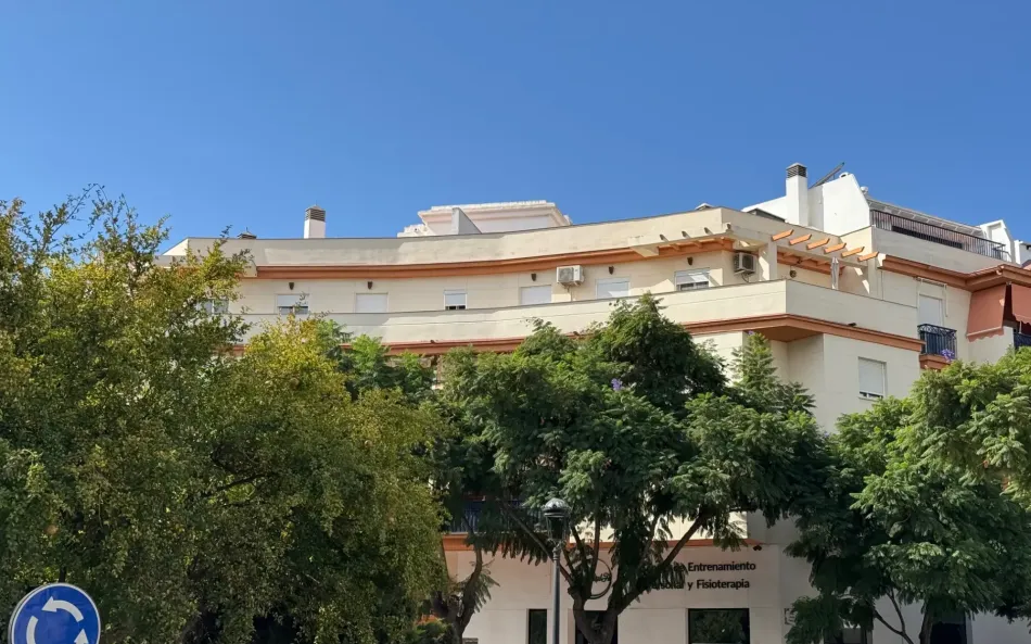 Exklusiv takvåning på 4 sovrum i hjärtat av Estepona med terrass och privat solarium