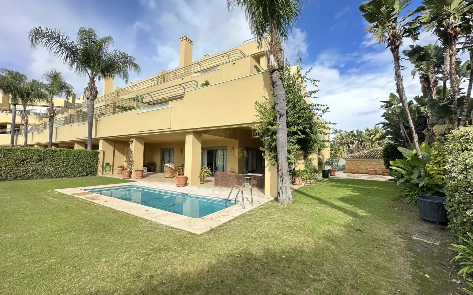 Markplanslägenhet till salu i Ribera del Rio, Marina de Sotogrande