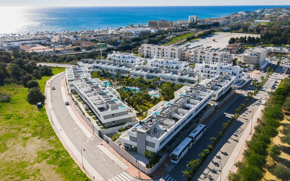 Exceptionell fyra sovrum radhus beläget i en exklusiv gated community i La Cala De Mijas