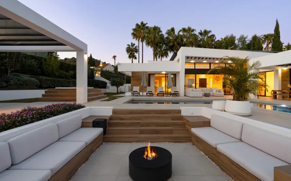 Villa till salu i Los Naranjos, Nueva Andalucia