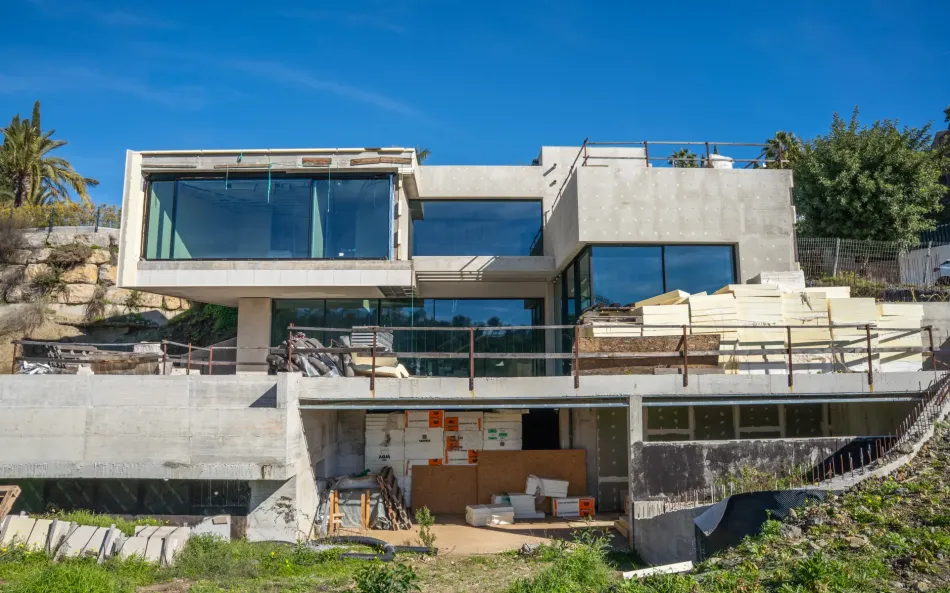 EXCLUSIVE LUXURY CONTEMPORARY VILLA WITH LICENSE – 65% COMPLETED
