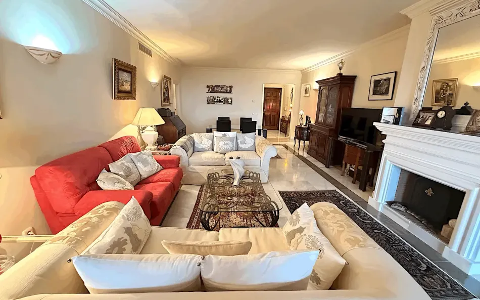 Fabulous Apartment in Monte Halcones