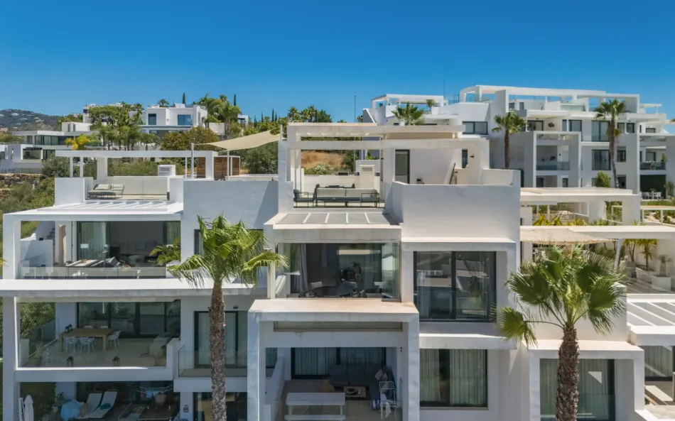 Luxury 2-Bedroom Penthouse with Panoramic Sea & Golf Views – Atalaya Hills