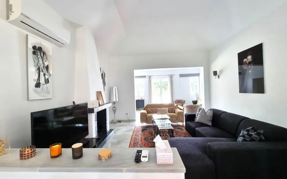 Charmig fristående villa i Lower Calahonda, Mijas