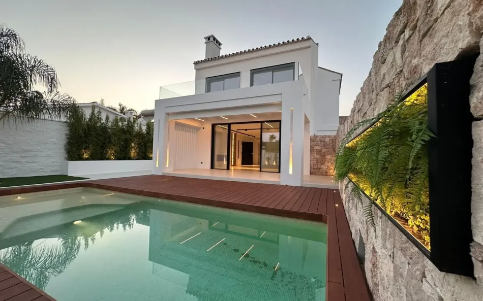 Comoda Villa renoverades nyligen i New Golden Mill - VILLACANA - COSTALITA - Estepona