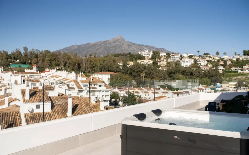Takvåning till salu i La Campana, Nueva Andalucia