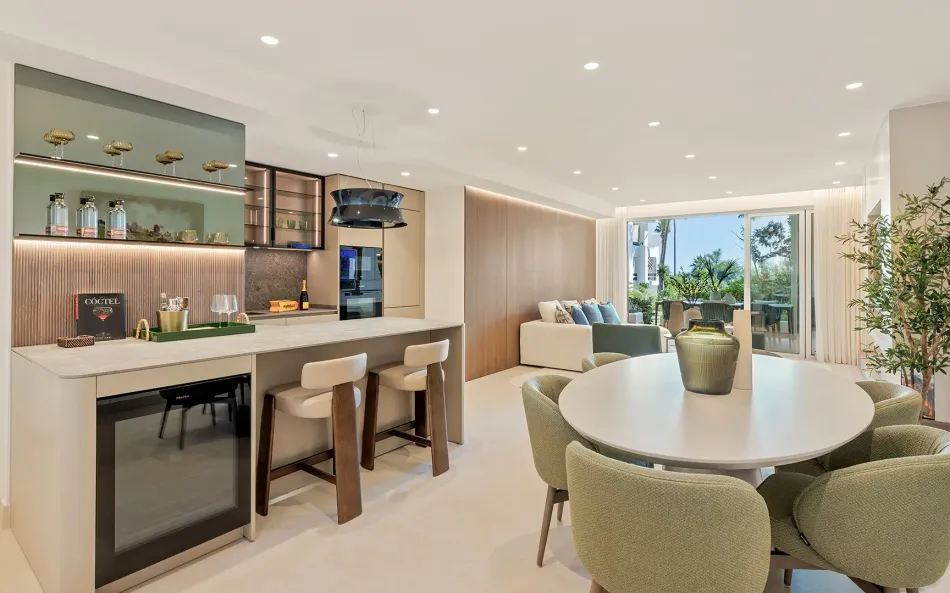 Elegant 3-Bedroom Beachside Apartment on the New Golden Mile
