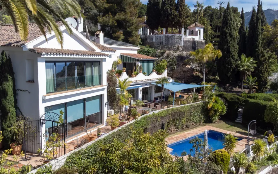 Elegant 4-Bedroom Luxury Villa Walking Distance to Mijas Pueblo