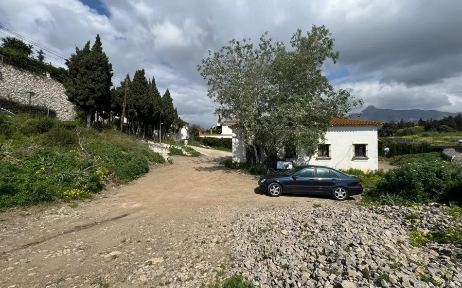 Tomt i absolut toppskick – Promenera till Puerto Banús på 3 minuter