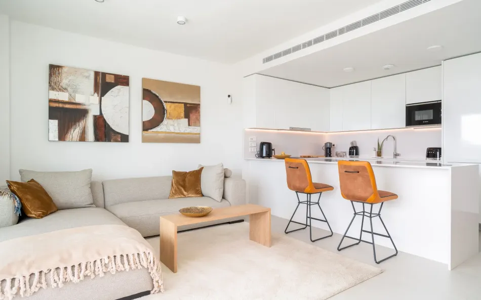 Stunning Contemporary Middle Floor Apartment in Calanova Golf