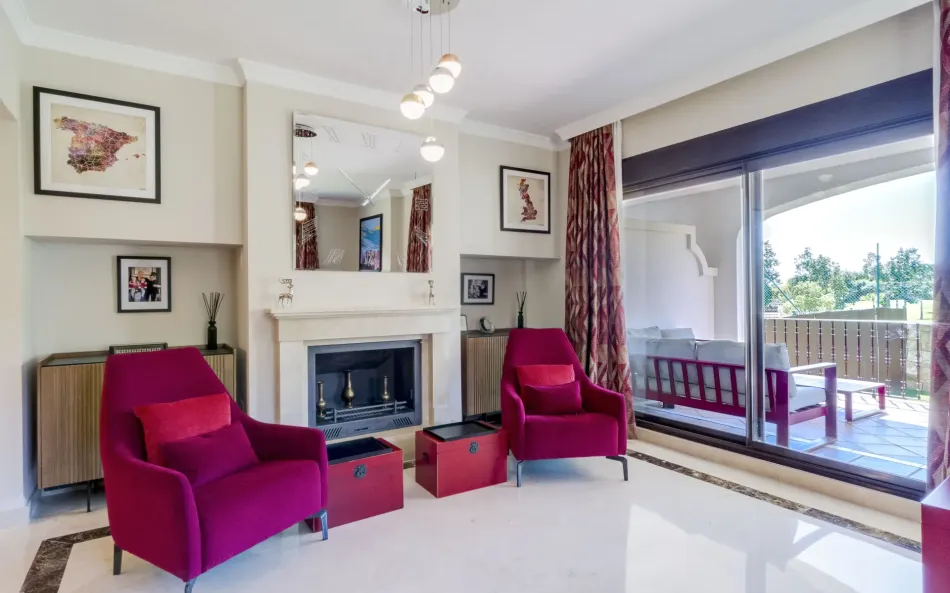 Elegant 4 sovrum semi fristående Villa i Azata Golf, Estepona | Lake & Panoramic Utsikt