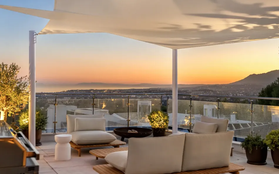 Semi-fritliggende villa til salg i Sierra Blanca, Marbella Golden Mile