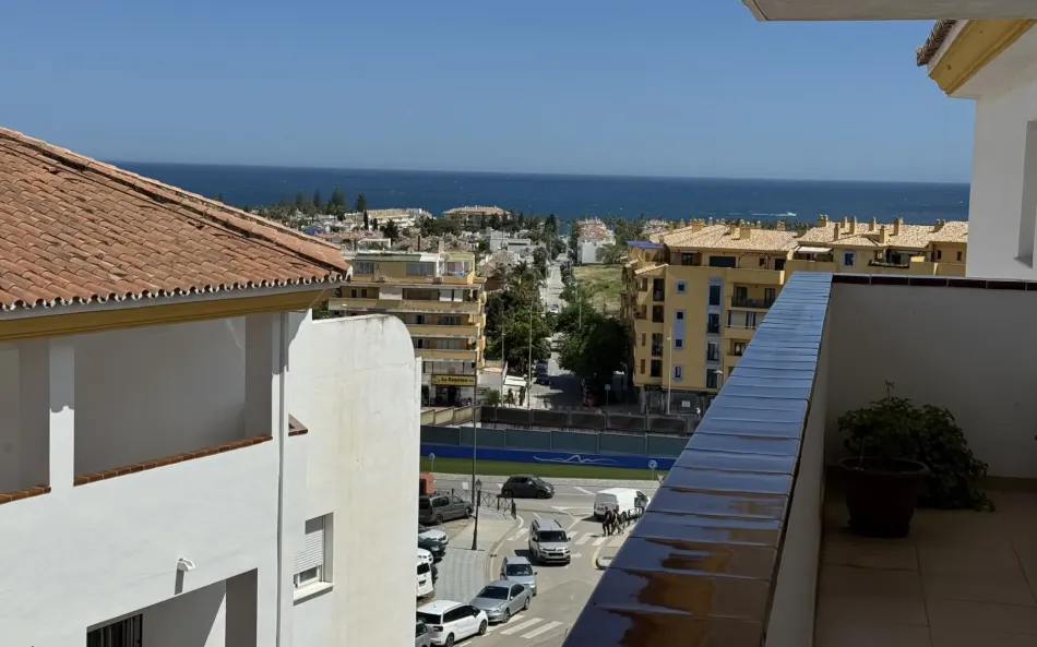 Amplio ático de 3 dormitorios situado en el corazón De San Pedro de Alcántara, Marbella