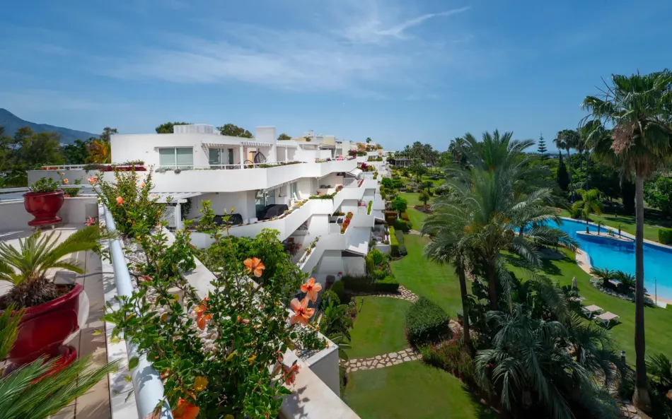 Tvåvånings takvåning till salu i Los Granados Golf, Nueva Andalucia