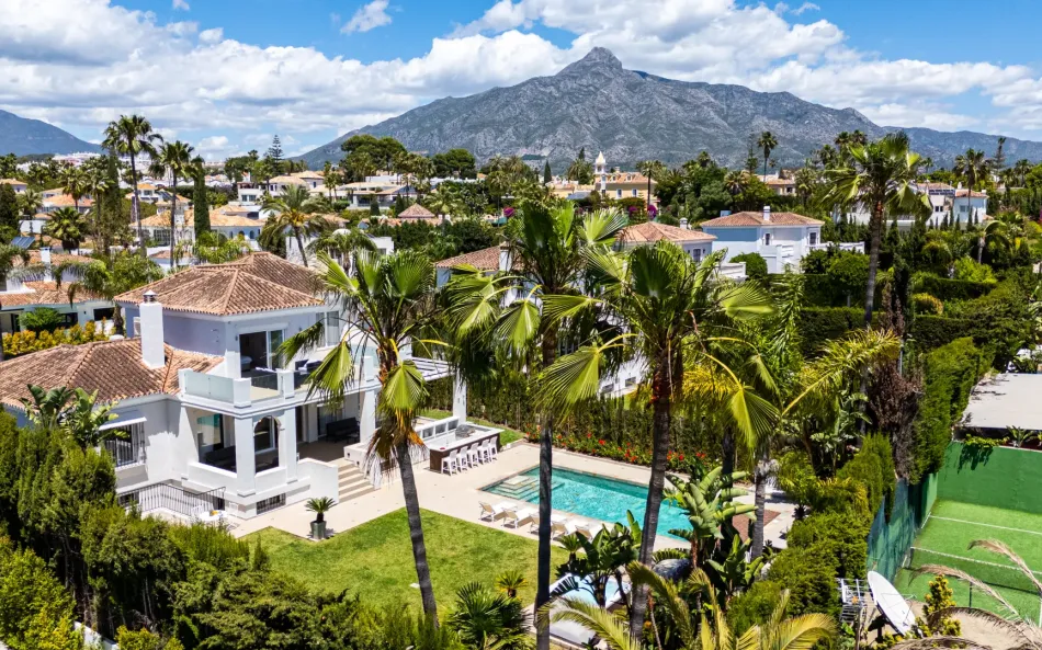 Villa til salg i Nueva Andalucia, Marbella