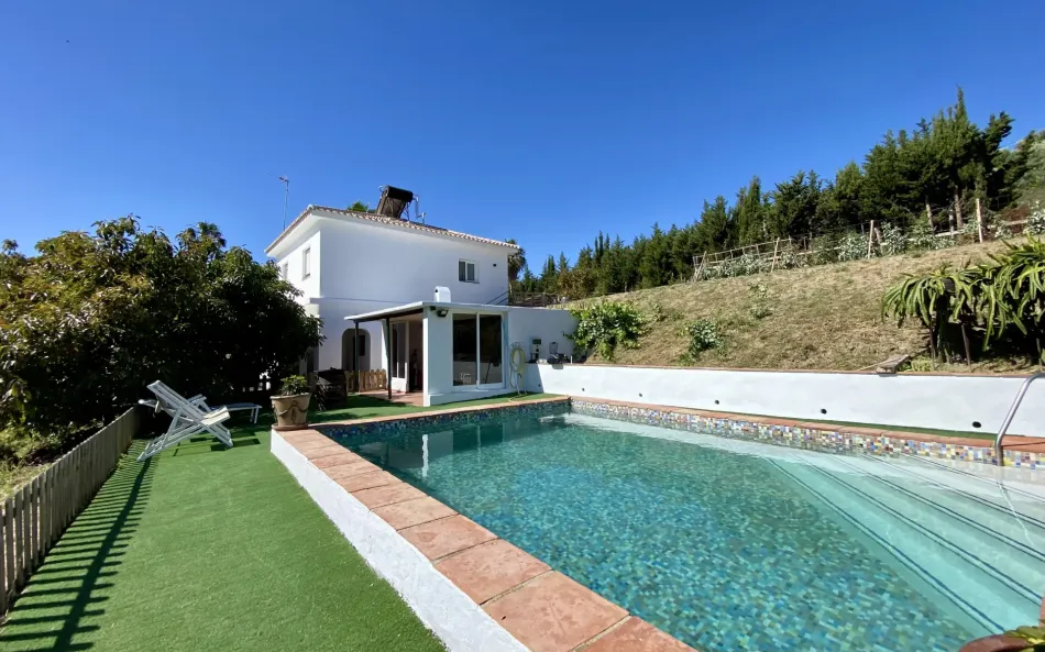 Charming Renovated Country Estate with Private Pool and Fruit Tree Production in El Padrón, Estepona