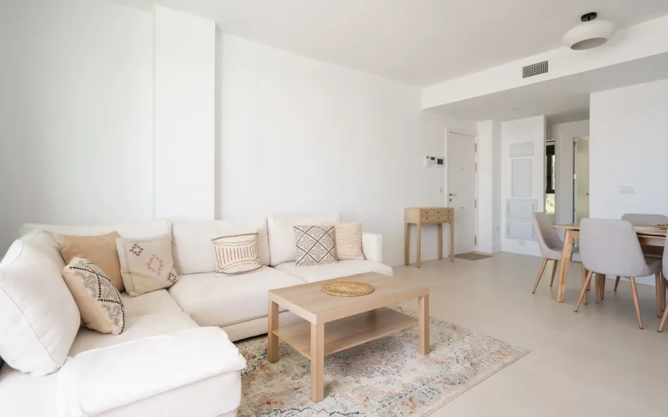 Contemporary 3-Bedroom Apartment in El Higuerón