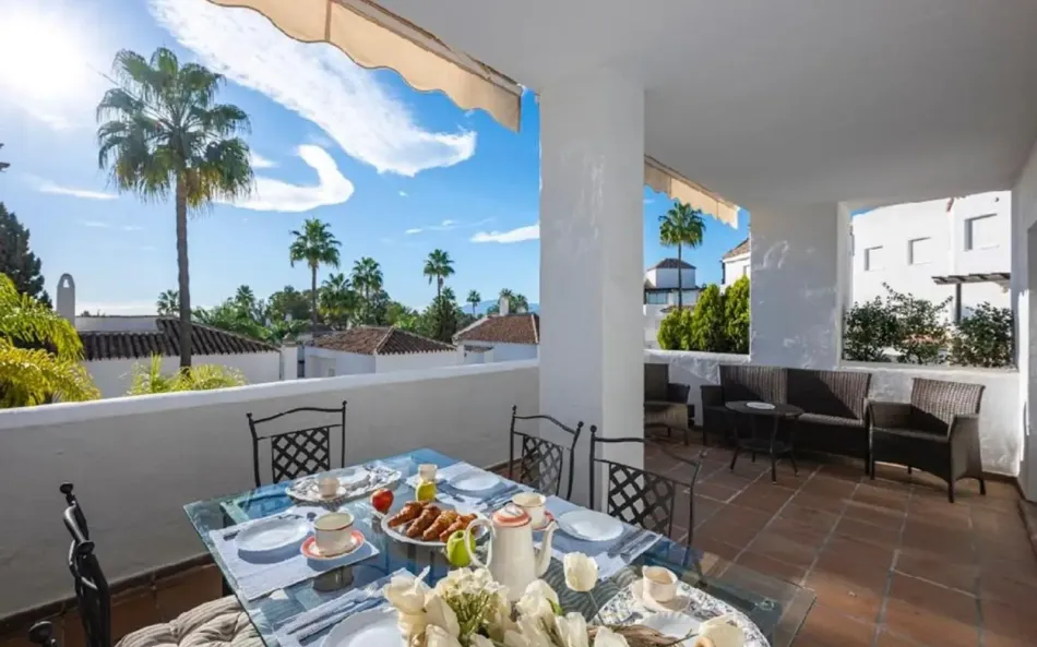 Apartment for sale in Bahia de Marbella, Marbella East
