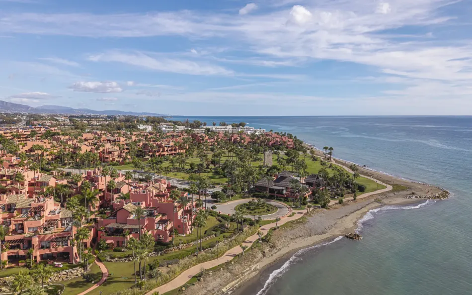 Ground Floor Apartment for sale in Cabo Bermejo, Estepona East