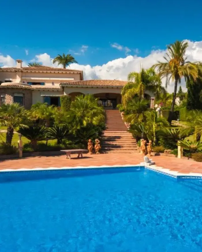 Mansion for sale in New Golden Mile, Estepona East
