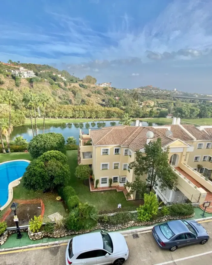 Penthouse for sale in La Quinta, Benahavis
