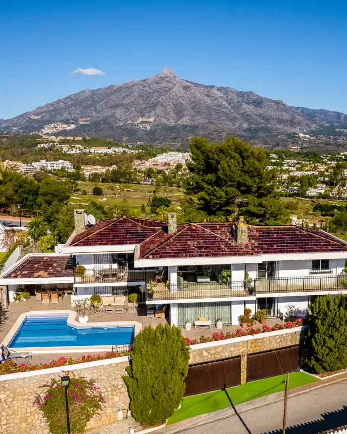 Villa for sale in Nueva Andalucia, Marbella